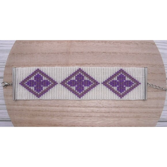 Loom Beaded Bracelet Pearl & Purple - Picture 2 of 4
